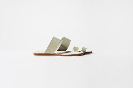 I sneakers, she the abarcas, us shoes 78