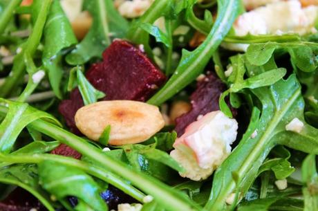 Ensalada de rúcola, remolacha y queso feta (paso a paso) Ensalada de rúcola, remolacha y queso feta (paso a paso)