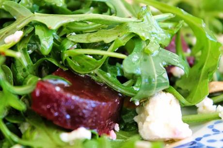 Ensalada de rúcola, remolacha y queso feta (paso a paso) Ensalada de rúcola, remolacha y queso feta (paso a paso)
