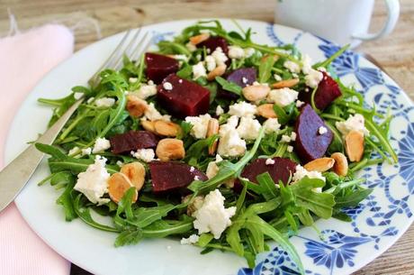 Ensalada de rúcola, remolacha y queso feta (paso a paso) Ensalada de rúcola, remolacha y queso feta (paso a paso)