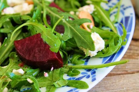 Ensalada de rúcola, remolacha y queso feta (paso a paso) Ensalada de rúcola, remolacha y queso feta (paso a paso)