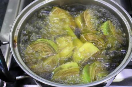 Vieiras a la plancha con espárragos y salsa holandesa Vieiras a la plancha con espárragos y salsa holandesa