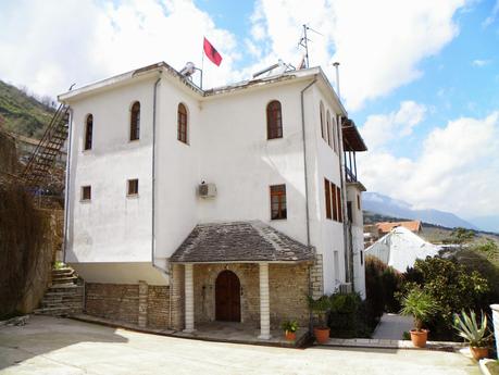 ALBANIA, GJIROKASTRA, LA CIUDAD DE LOS MIL PELDAÑOS