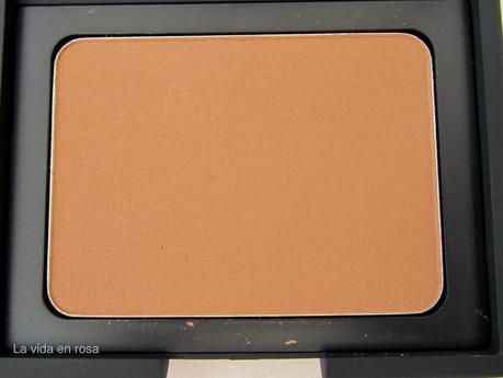 Bronceada sin sol con LAGUNA de NARS Bronceada sin sol con LAGUNA de NARS