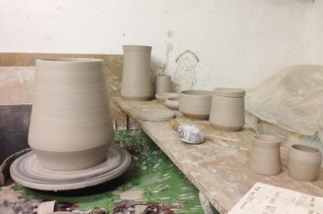 Calcarea de Francesca Gatello, o cómo reaprovechar los restos de mármol en una cerámica ‘muy poco normal’. 21 calcarea