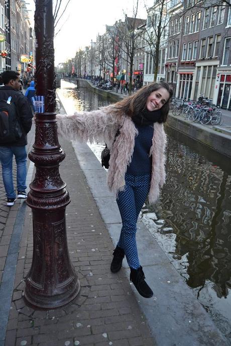 travel look pink coat