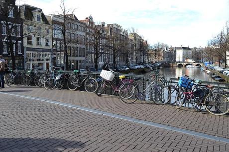 travel look red light district