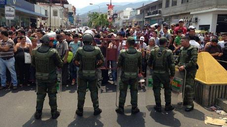 Extrema violencia en los disturbios en Venezuela. Extrema violencia en los disturbios en Venezuela.