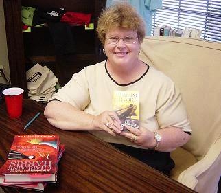 Unos asesinatos muy reales. Charlaine Harris