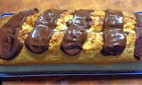 Bizcocho de frutas del bosque y chocolate. Bizcocho de frutas del bosque y chocolate.