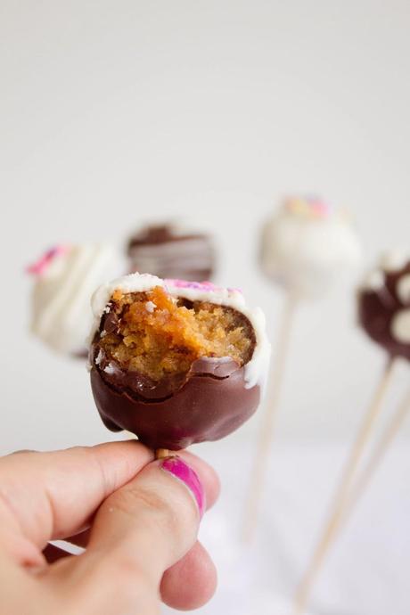 Cake Pops de Manjarblanco (Dulce de Leche) Cake Pops de Manjarblanco (Dulce de Leche)