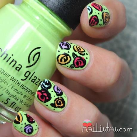 Foto de uñas decoradas con flores Foto de uñas decoradas con flores