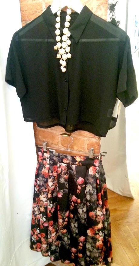 Conjunto Crop Top y Falda