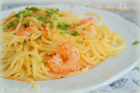 Pasta al punto, spaguettis, tallarines, con gambas o langostinos, ajo, perejil y pimentón. Pasta al punto, spaguettis, tallarines, con gambas o langostinos, ajo, perejil y pimentón.