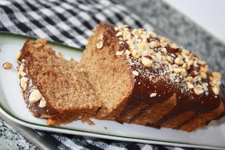 bizcocho de chocolate y avellanas / Sprudelkuchen mit Schokolade und Haselnüssen