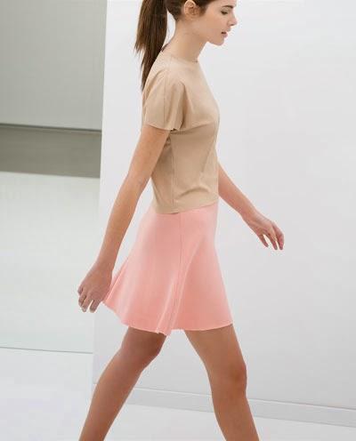 Mini faldas con vuelo, una tendencia a copiar. Mini faldas con vuelo, una tendencia a copiar.