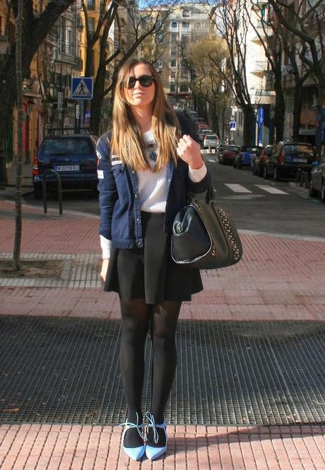 HIGHLIGHTS YOUR OUTFIT HIGHLIGHTS YOUR OUTFIT