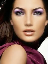 CONSEJOS PARA COMBINAR EL MAQUILLAJE CON LA ROPA CONSEJOS PARA COMBINAR EL MAQUILLAJE CON LA ROPA