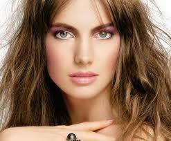 CONSEJOS PARA COMBINAR EL MAQUILLAJE CON LA ROPA CONSEJOS PARA COMBINAR EL MAQUILLAJE CON LA ROPA