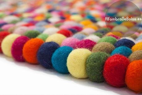 Las alfombras de bolas de fieltro de Nepal Las alfombras de bolas de fieltro de Nepal