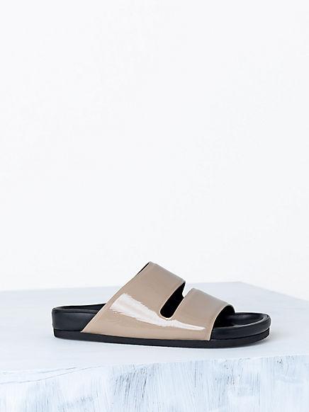 La moda de las sandilias FEAS, ¿habeis caido? La moda de las sandilias FEAS, ¿habeis caido?