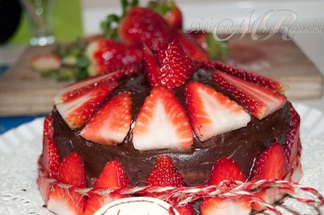TARTA DE FRESA Y CHOCOLATE TARTA DE FRESA Y CHOCOLATE