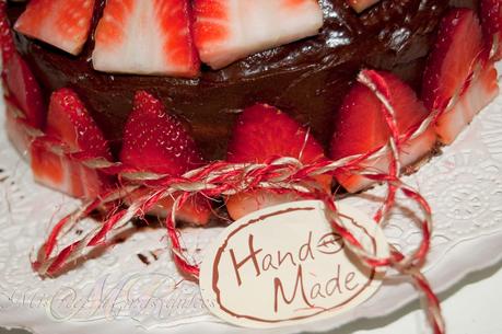 TARTA DE FRESA Y CHOCOLATE TARTA DE FRESA Y CHOCOLATE