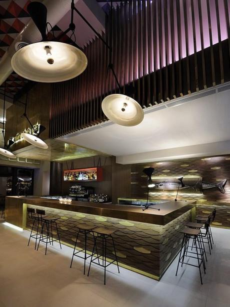 Ocean 13: Minas Kosmidis diseña en Tesalónica un café-bar ‘marinero’ con aires de los ’50. 12 ocean 13