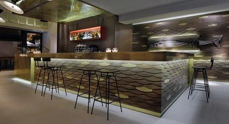 Ocean 13: Minas Kosmidis diseña en Tesalónica un café-bar ‘marinero’ con aires de los ’50. 13 ocean 13