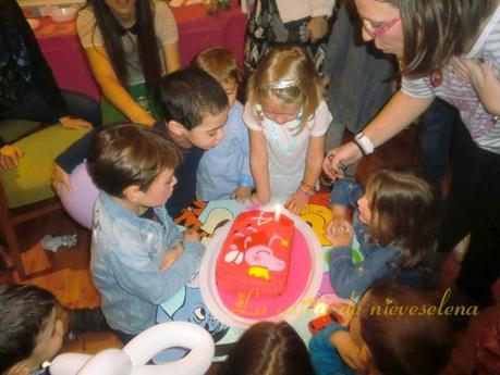 Tarta Pepa Pig red velvet Tarta Pepa Pig red velvet