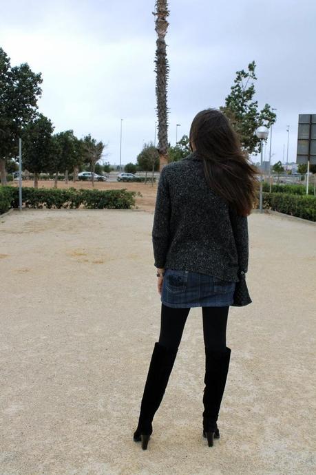 Dark day & look Dark day & look