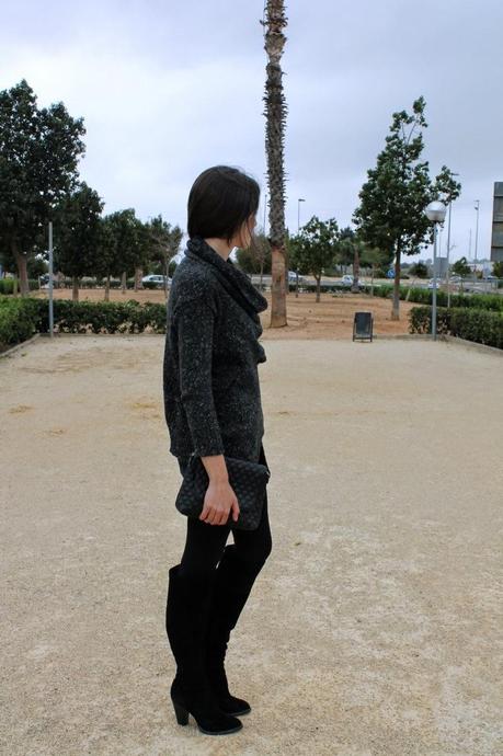 Dark day & look Dark day & look