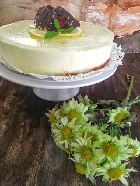 TARTA DE MOUSSE DE LIMÓN CON GELATINA DE GIN -TONIC