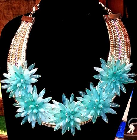 COLLAR FLORES