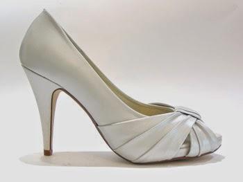 Los zapatos de la novia / Bridal's Shoes