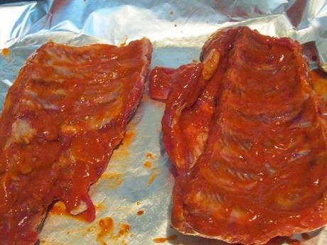 COSTILLAS ASADAS CON SALSA BARBACOA ESPECIAL COSTILLAS ASADAS CON SALSA BARBACOA ESPECIAL