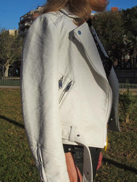 LOOK324-7.4.20147:30WHITE JACKET¡¡Hola amigas!!Comenzamos... LOOK324-7.4.20147:30WHITE JACKET¡¡Hola amigas!!Comenzamos...