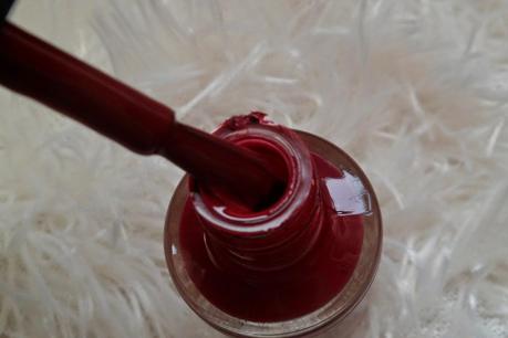 Ultimate Nail Lacquer de Catrice: 25 Robert´s Red Ford
