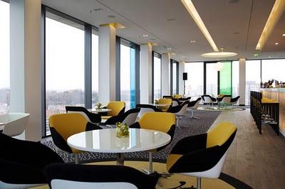 Unique restaurant cafe interior design ideas http://2.bp.blogspot.com/-WgwrYvtKoAk/TZtChZ7LXhI/AAAAAAAAAB8/reDKaBIHNg0/s1600/cafe%2Binterior%2Bdesign.jpg
