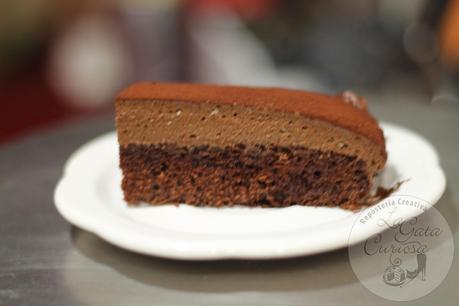 PASTEL DE CHOCOLATE CON CREMA CHIBOUST DE CHOCOLATE. PASTEL DE CHOCOLATE CON CREMA CHIBOUST DE CHOCOLATE.