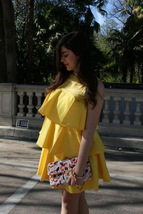 YELLOW CHICK YELLOW CHICK