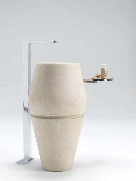 José Manuel Ferrero esculpe Stonehenge, la mágica colección de baño Men{H}ir para L’Antic Colonial. Men{H}ir de estudi{H}ac para l.Antic Colonial 2 (Copiar)