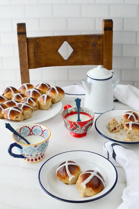 Hot Cross Buns o Bollos de la cruz Hot Cross Buns o Bollos de la cruz