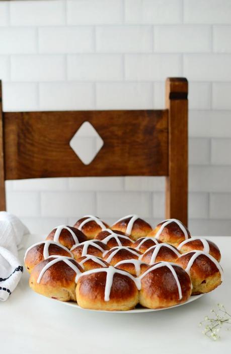 Hot Cross Buns o Bollos de la cruz Hot Cross Buns o Bollos de la cruz