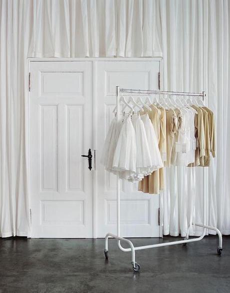 Prepara tus looks para la oficina Organízate looks, oficina, outfit, styling, organización organization tips, hangers, closet , closet tips