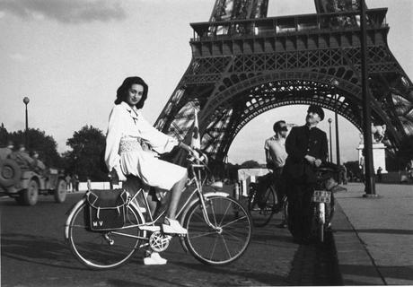 TORRE EIFFEL, 125 AÑOS DE ESPLENDOR Y MODA