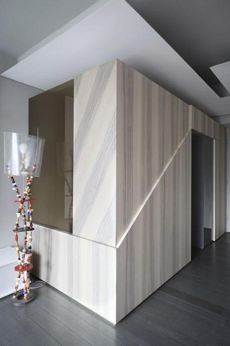 El estudio italiano UdA recrea una novela de misterio en un apartamento burgués de Turín. Apartamento de UdA Architects 12 (Copiar)