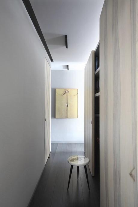 El estudio italiano UdA recrea una novela de misterio en un apartamento burgués de Turín. Apartamento de UdA Architects 11 (Copiar)