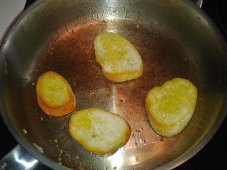 Filetes de pollo en salsa de almendras