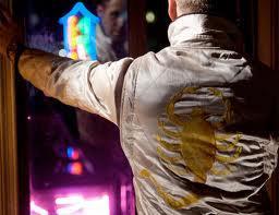 Crítica de “Drive” (2011) – Estreno en España: 28-diciembre-2011 de espaldas